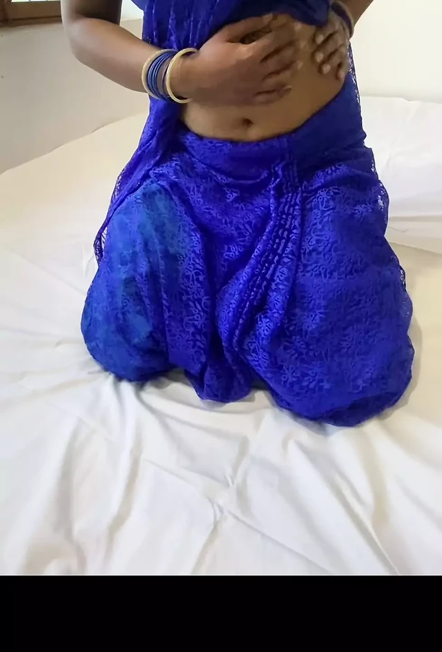 SEXY BHABHI DESTROYING HER PUSSY WITH VEGITABLE AND TOY