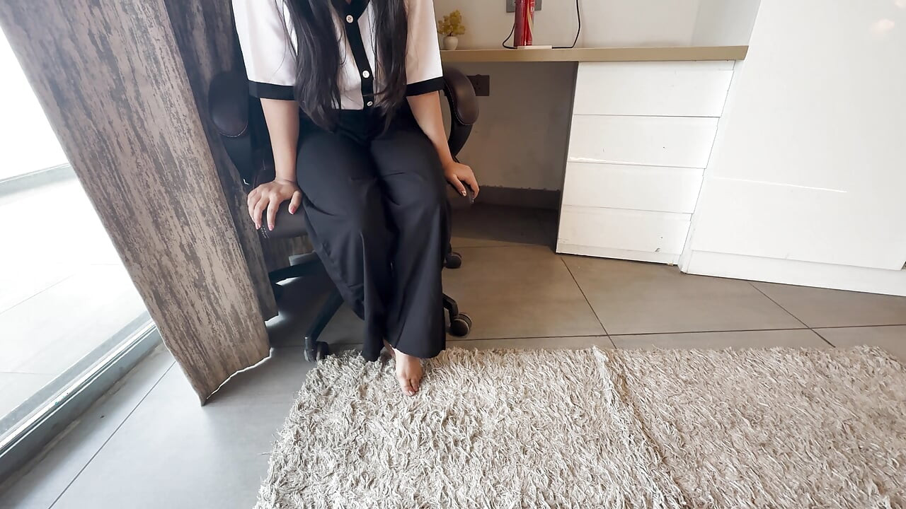 Employee Ko Beer Pila Ke Uske Sath Hardcore Chudai Ki