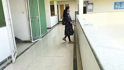 Komal erkek arkadaşına okulda başladı, Bindas'i reddetmeye başladı