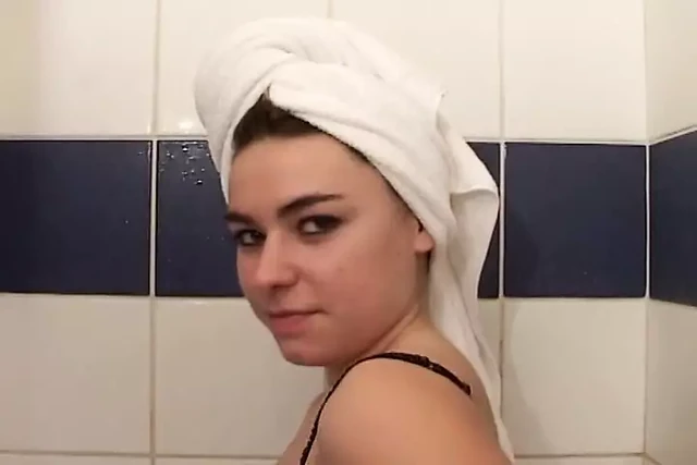 Cute French babe shows her cock-sucking skills in the shower