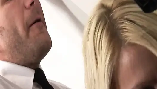 Пума-Passion_Scene_4_Sexy блондинка-пума в латексном нижнем белье обожает принимать камшоты на лицо