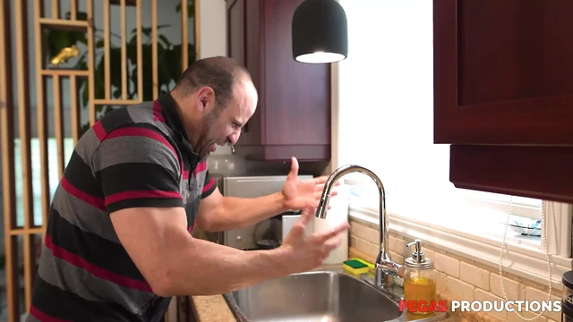 Pegas Productions - Princesse 69 Baisee solide par le Plombier