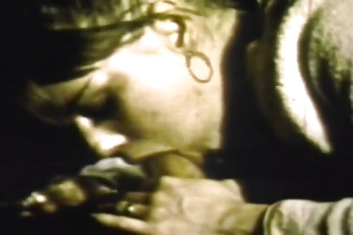 Green-tinted Cum Guzzlers Drain Studs in Retro 9-minute Orgy