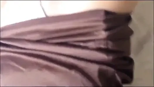 167 - gadis kulit putih dengan gaun dan stoking satin
