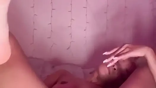 Muasin memekku sendirian, kamu suka potonganku yang baru!!