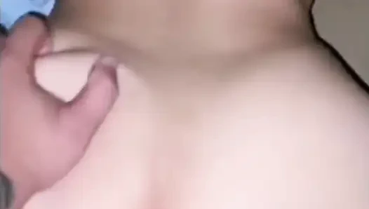 Pinay doggystyle stöhnt so hart