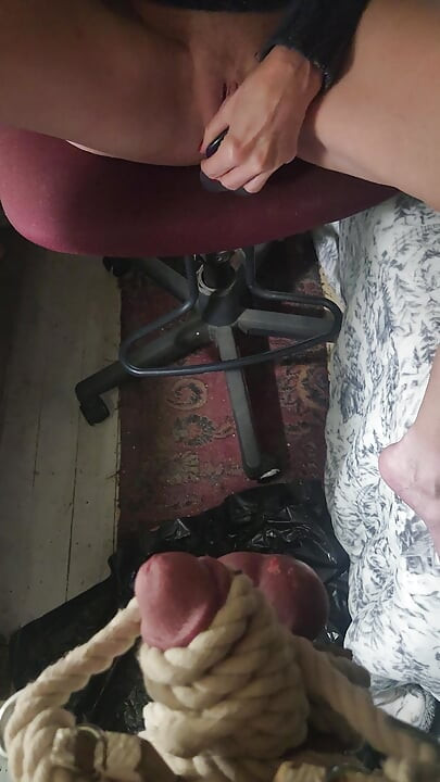 Goode kız mum ışığında kırbaçlıyor bölüm 2