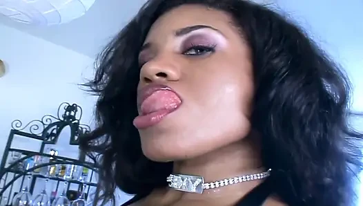 Sydnee Capri Solo Video