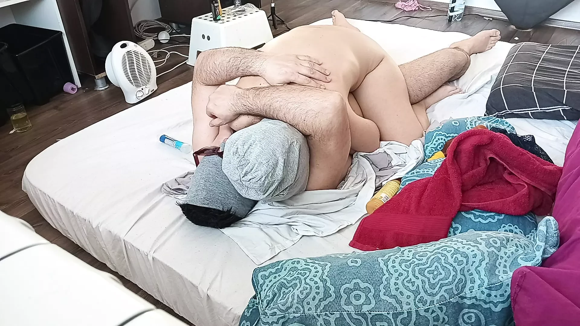 Amateur couple having crazy sex in the bedroom. Amateur couple taking a bath, wife with hairy pussy, big ass, big tits