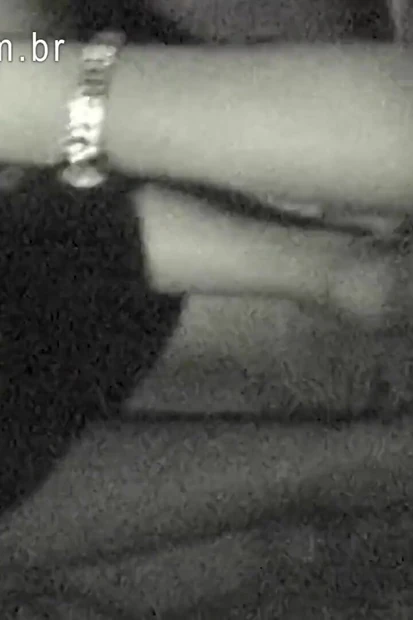 Bitching between friends and several sluts ends up in the dark. The flashlight saved the footage