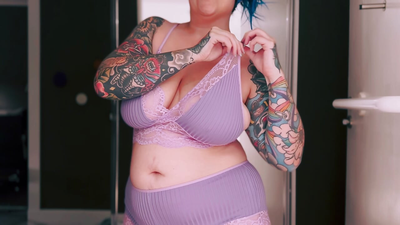 Curvy British MILF Tries On Sexy SHEIN Lingerie Tattooed & Busty