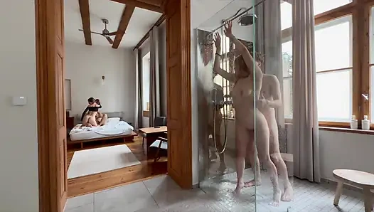 Cewek itu nggak keberatan untuk bergabung sama mereka! - Grup seks amatir