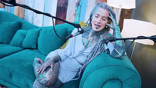Aku lagi ngomongin tentang m - music - asmr podcast sfw lagi ngomongin cewek gotik bertato rambut gimbal