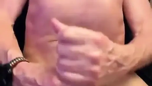 Biyonik yarakla sikişiyor