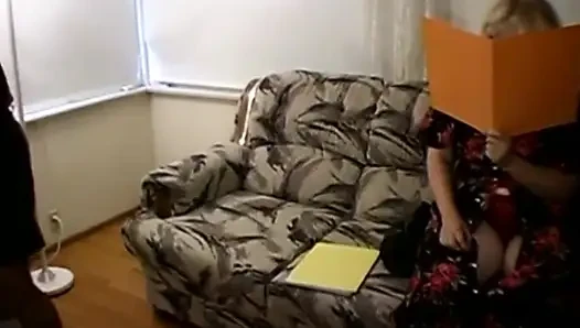 Olgun kaltak misyonerde sikiliyor