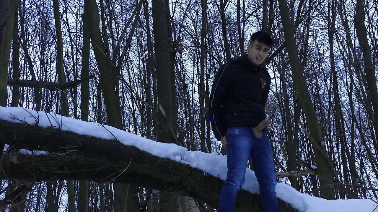 Winter Jerking off on the Tree
