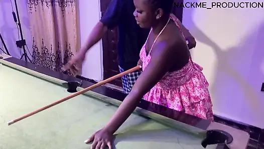 G_queen dientot habis-habisan sama besar pria kulit hitam