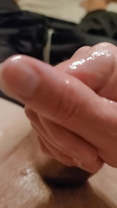 Hot homemade handjob!