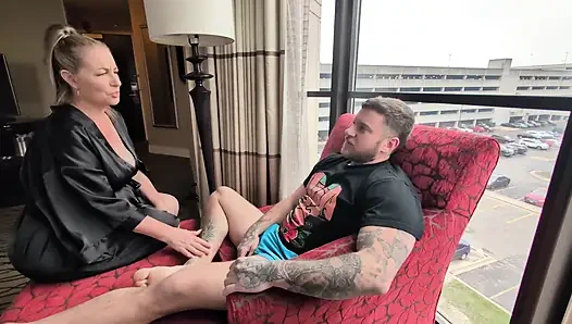 Ibu Tiri Bantuin Aku Selesai Putus Cinta