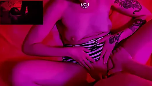 Succubus karımın ruhumu emmesine ve o amcığı boşaltmasına izin verdim