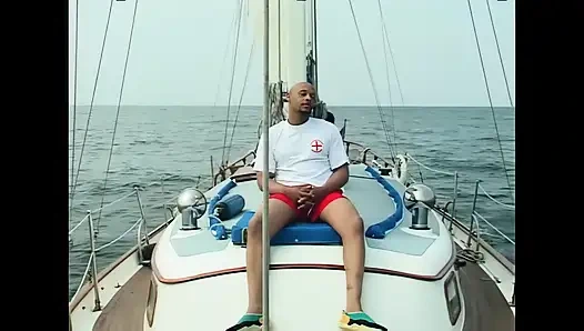 Denizciler meşgul oluyor