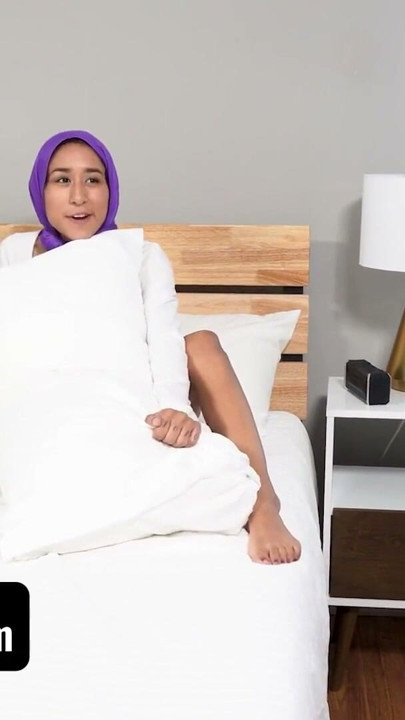 Hijab Hookup - Rebellious Middle-Eastern Babe Shakes Her Ass For Videos To Be Posted Online | Clip 1