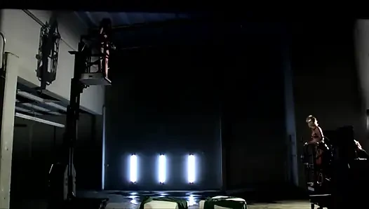 Самый горячий секс в тройничке с двумя фетишными шлюхами и мужиком с большим членом