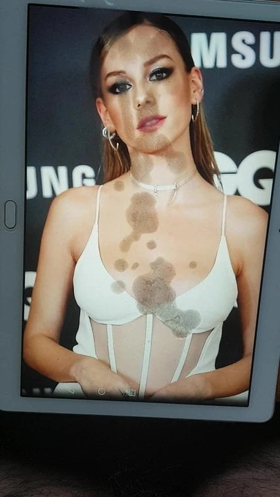 Ester Exposito CumTribute