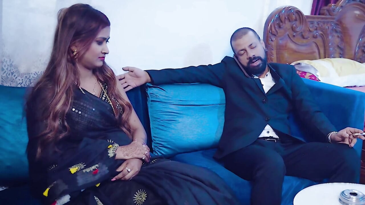 Desi tharki vakil ne sundar ladki ke sath bat karne ke bahane sex kar diya full movie