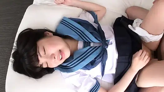 Pria paruh baya dan cewek cantik berseragam