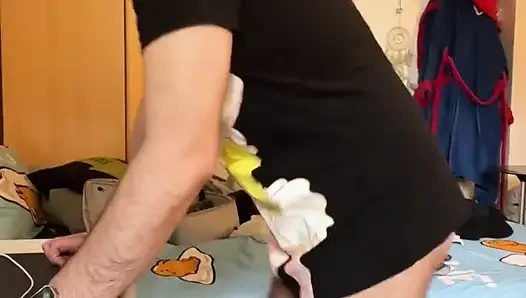 Saya Telanjang Dan Saya Di Kamar Saya Untuk Dimata-matai