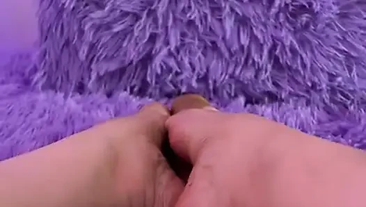 Aku pengen banget ngentot mereka dengan kakiku yang aduhai