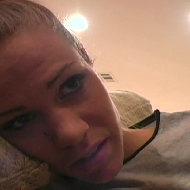 Addison frecându-și pizda cu Addison Rose