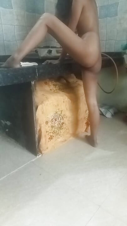 Ghar ki party main madarchod pati ka dost aya aur chod gaya mujhe