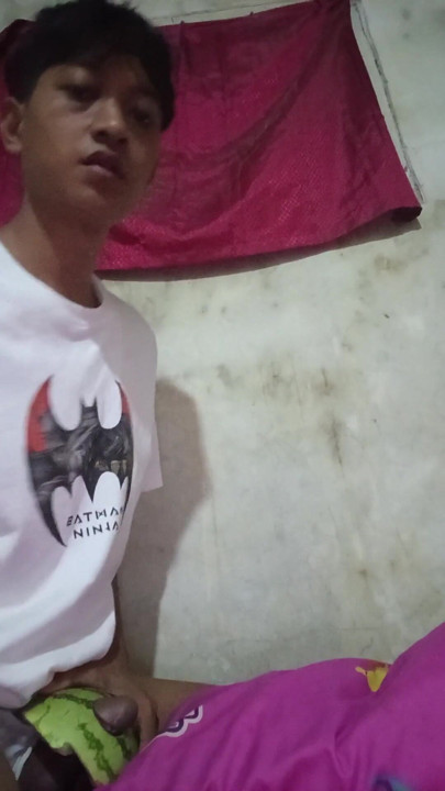 Czerwony penis sprawia, że ludzie #Hot#indo#asia#solo | Klip 1