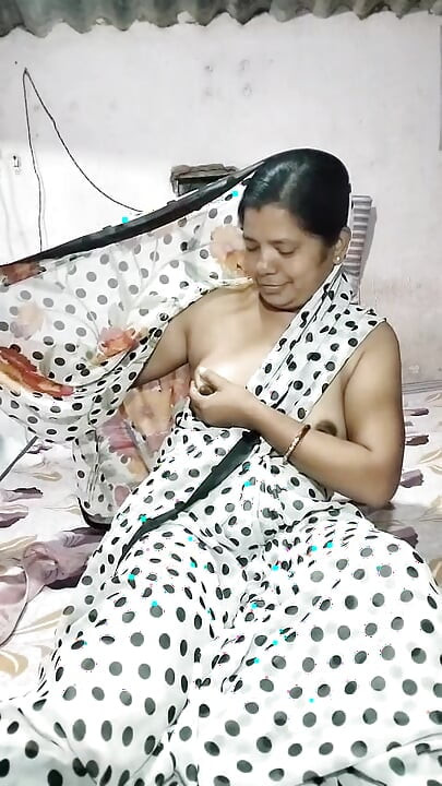 DESI BHABHI IN MOOD to game