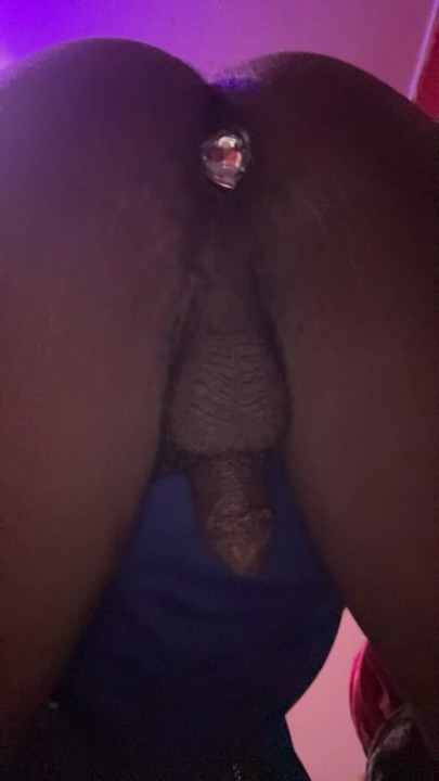 Önce götümü mü yoksa yarağımı mı yiyorsun??