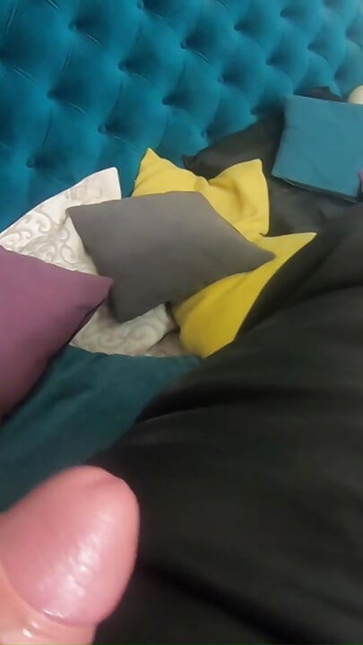 Milfycalla Gets a Lot of Cum on New Puffy Downjacket!