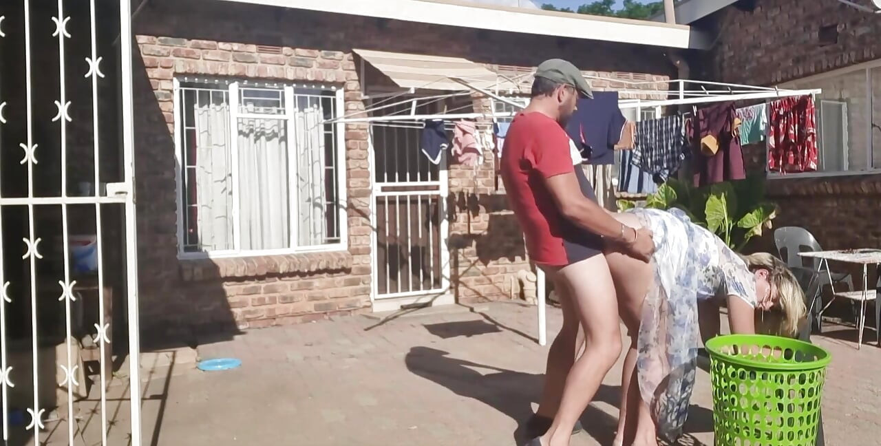 Outdoor Fucking While Taking off the Laundry