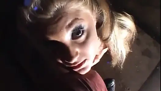 Genç bir göt anal sikişmeye hazır!