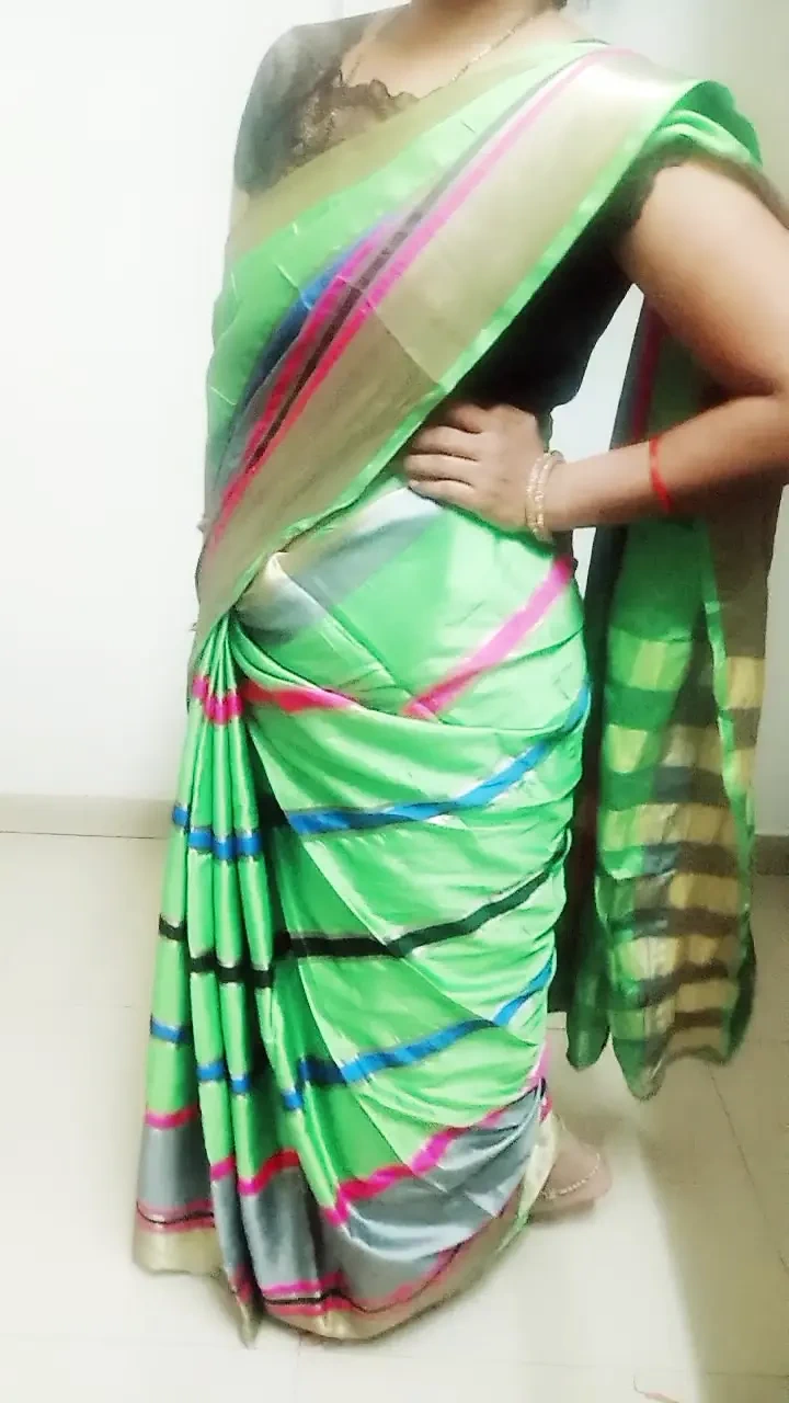 Roshni G和她的男孩老公