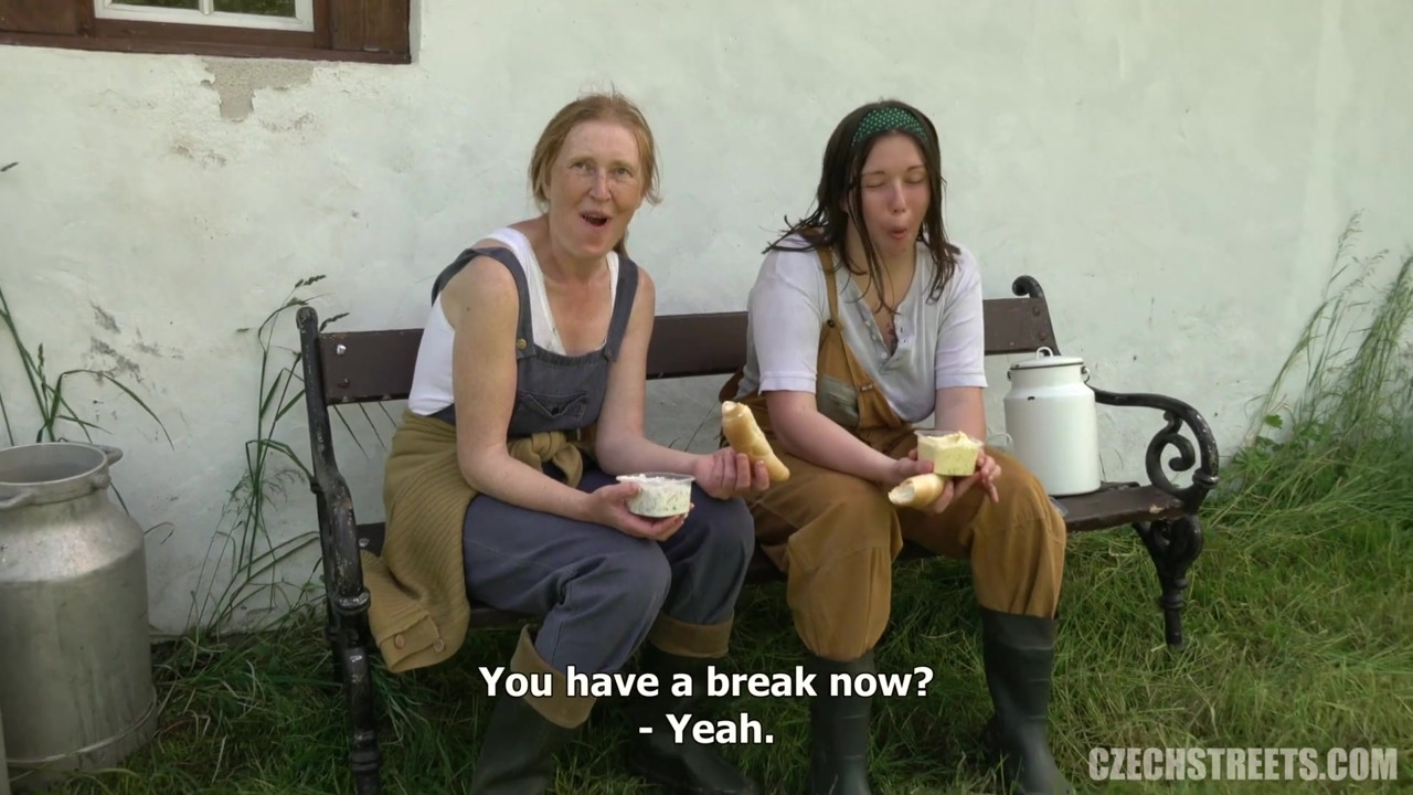 チェコの街 - カントリーガールズ