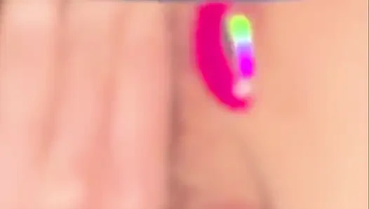 Жена обожает поедать задницу, и ее киска пускает слюни много сока