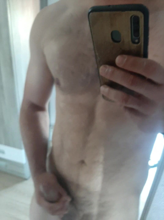 Straw in front of the mirror