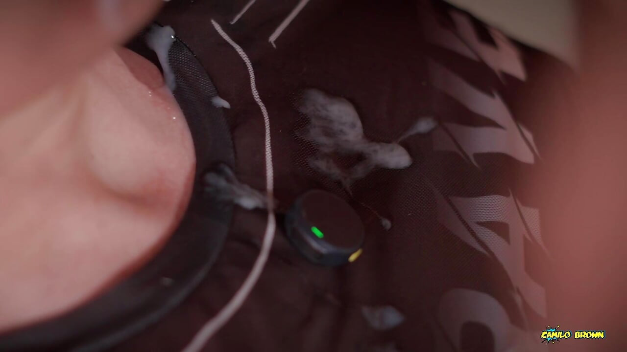 火辣 Twink Stian Jara 接受苗条 Twink Magic c 的大鸡巴并吞下他的精液