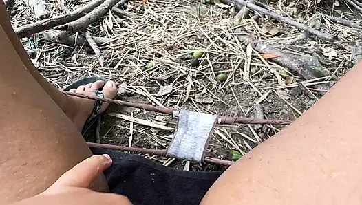 Ich bin ein freches Mädchen, ich mag es wirklich, meine Finger in meiner großen, feuchten Vagina zu spüren, hehehej