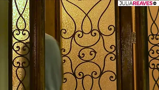 Gadis sange nyepong kontol besar di sofa sampai dicrot di mulut