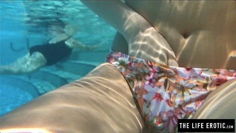 Girl almost caught masturbating in a public pool