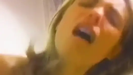 Kaum legal, mia nimmt schwanz und dann einen creampie