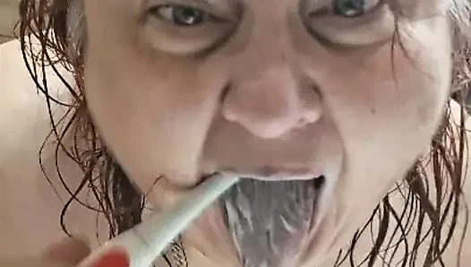 Vicki dries si suster nakal ini dan berolahraga sama pria lain setelah dientot habis-habisan